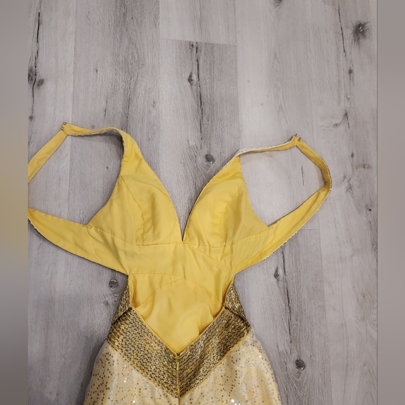 Beautiful yellow prom dress - Picture 4 of 6